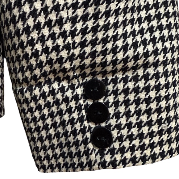 JH Collectibles Classic Black and White Houndstooth Women's Coat - Picture 5 of 8